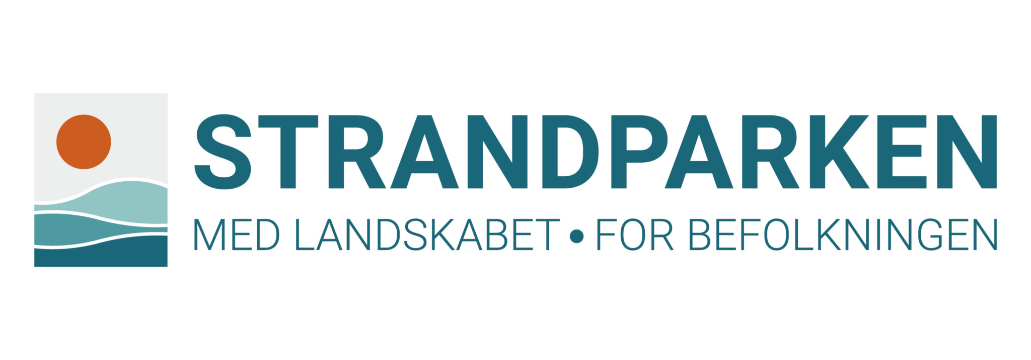 Strandparkens logo og tekst "Med landskabet, for befolkningen"